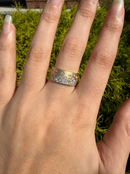 1.04 CT TW. Diamond Cigar Band Ring