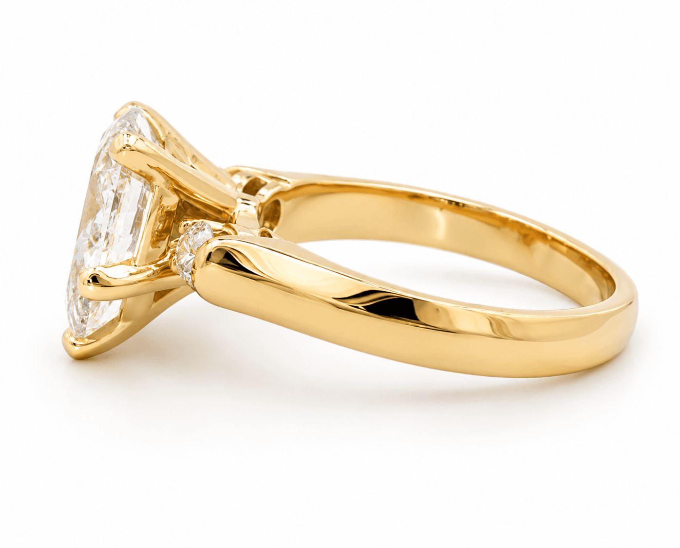 14K YG Pear Brilliant 3-Stone Semi-Mount Ring IGI