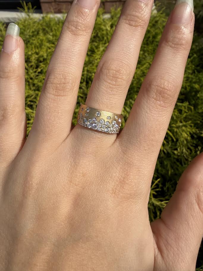 1.04 CT TW. Diamond Cigar Band Ring