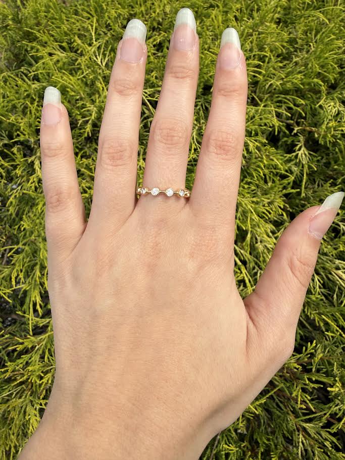 0.33 CTW Lab-Grown Diamond Bubble Bezel Band