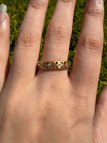 18K Floral Die-Cut Diamond Accented Fashion Eternity Band