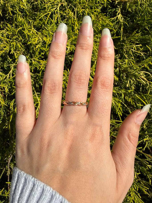 Vintage-Inspired Leaf Diamond Stackable Band Ring