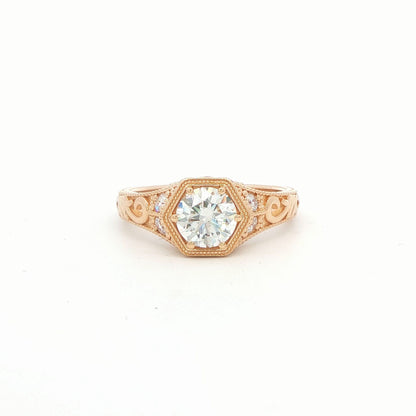 14K YG RD DIA ENG RING IN HEX FILLIGREE SETT WITH RUBY & SAPH