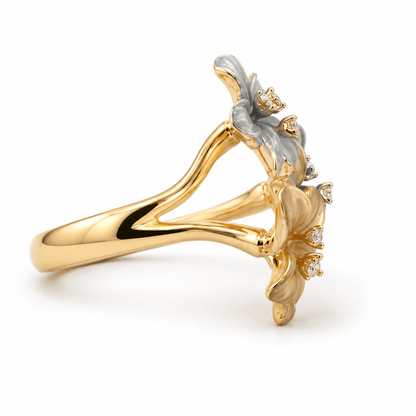 18K Gold Diamond Tri-Flower Fashion Ring