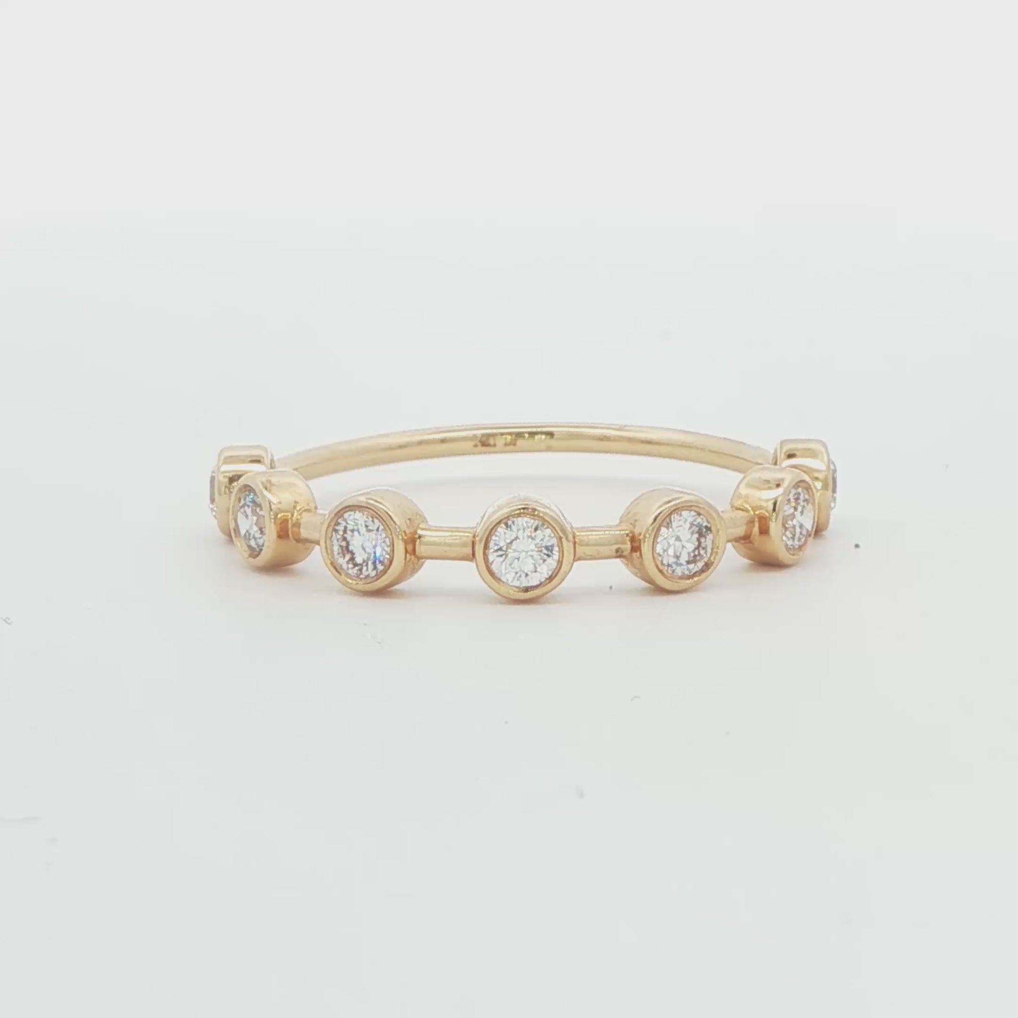Round Lab-Grown Diamond Bezel Band