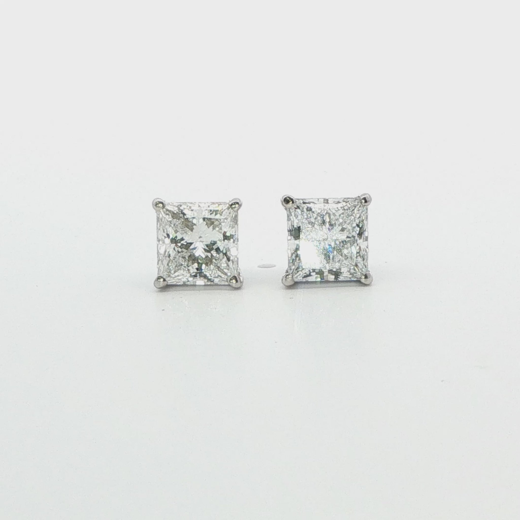 Lab-Grown Diamond Stud Earrings 