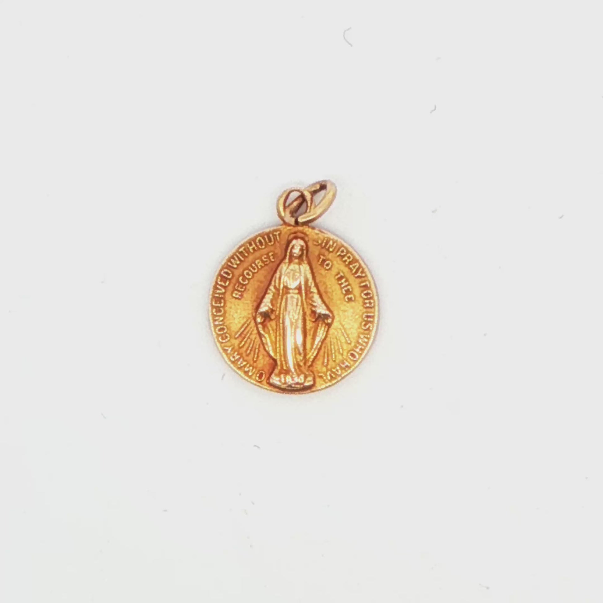 14K YG ROUND PRAYER CHARM 1.4G
