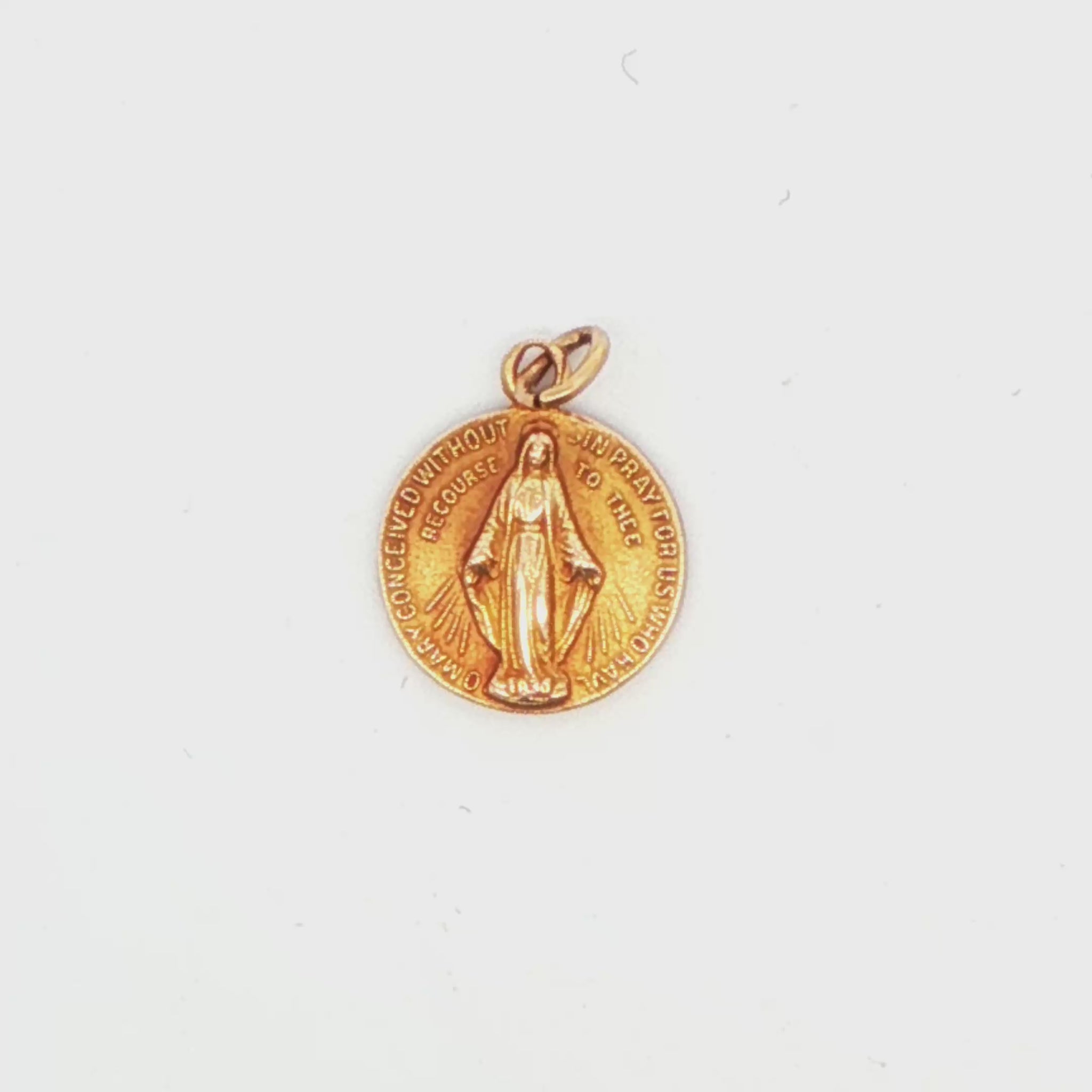 14K YG ROUND PRAYER CHARM 1.4G