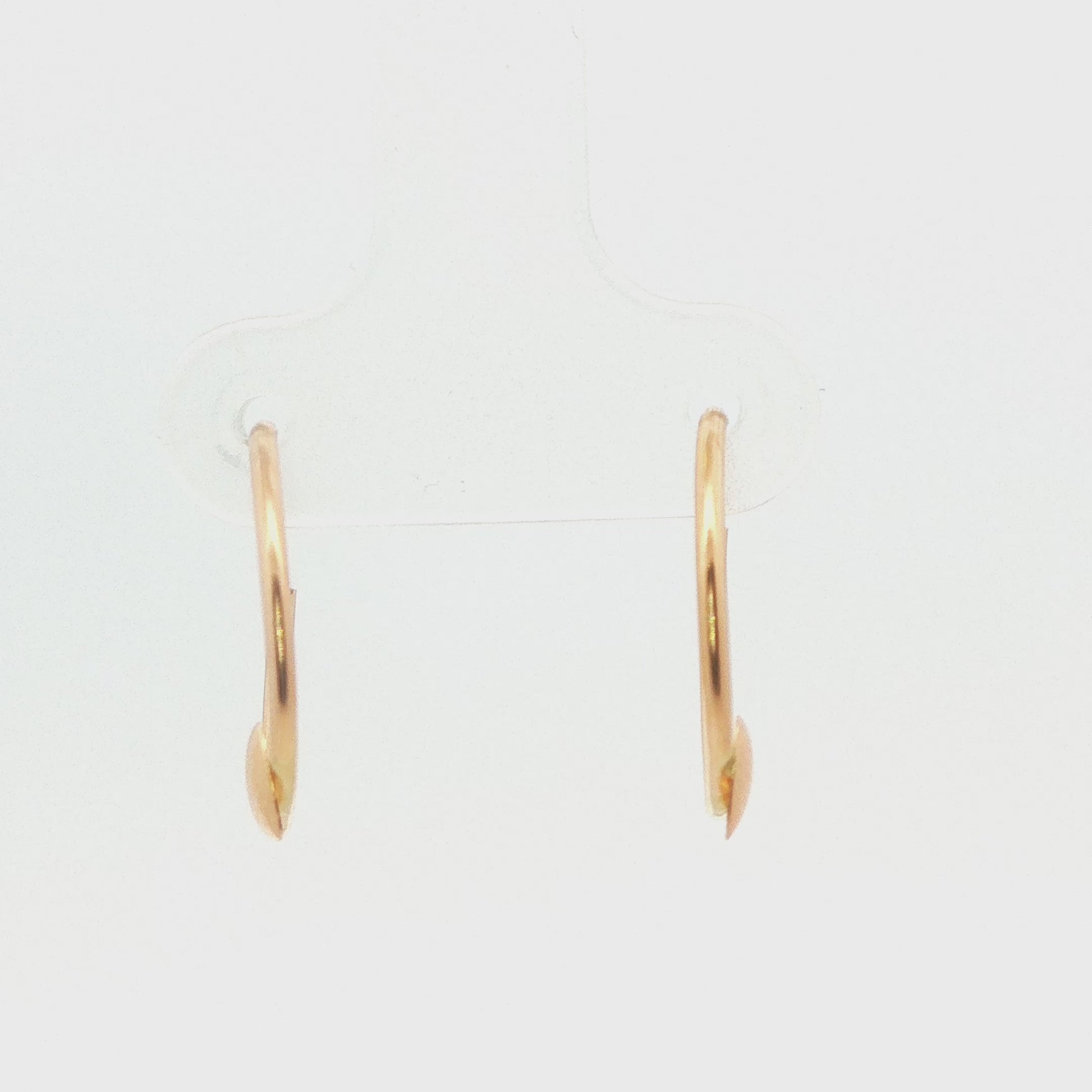 14K YG CONTINUOUS HOOP WITH HEART