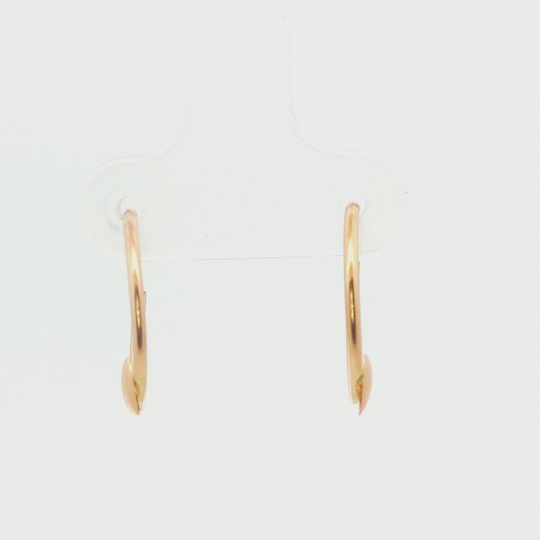 14K YG CONTINUOUS HOOP WITH HEART