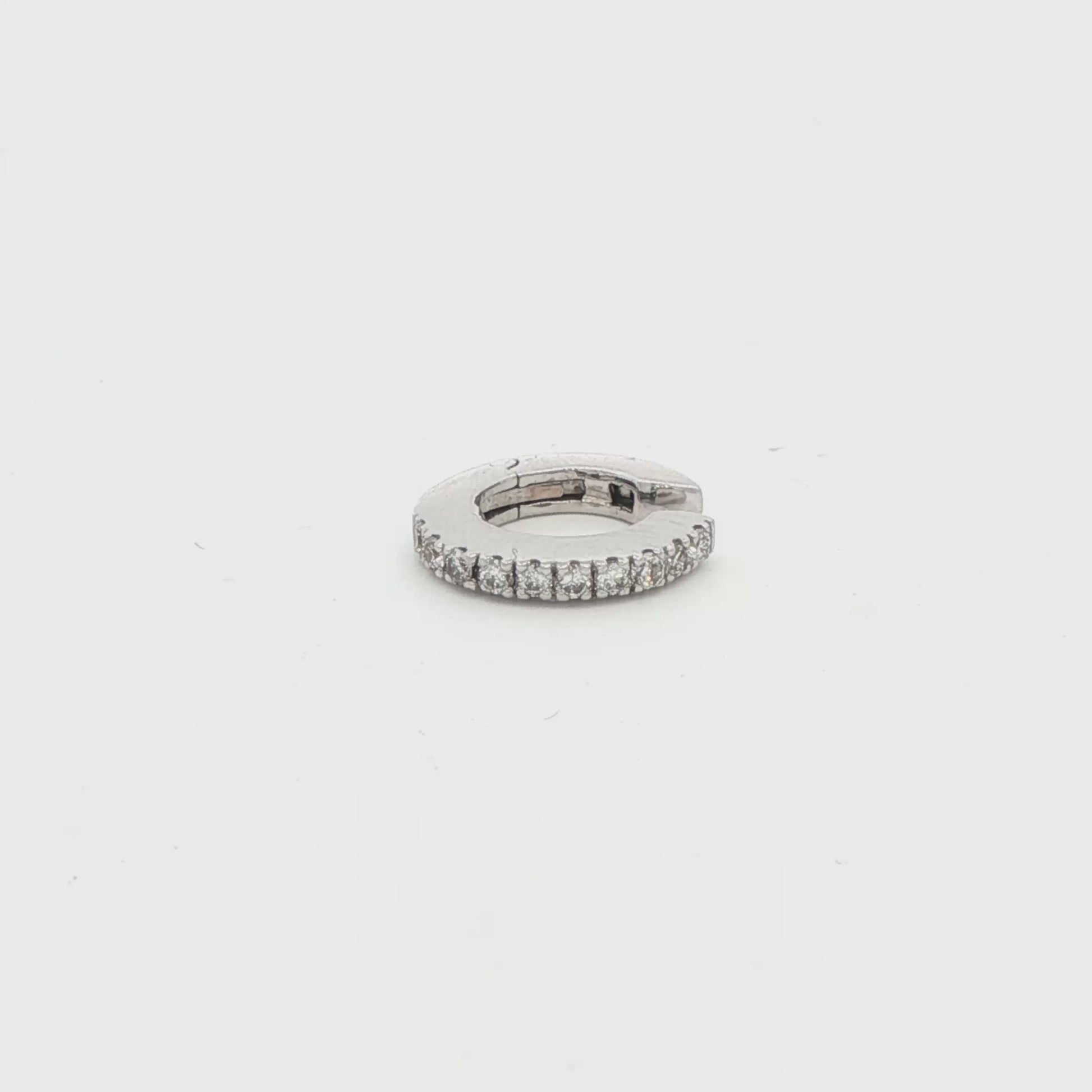18K WG .08 CTTW DIA EAR CUFF